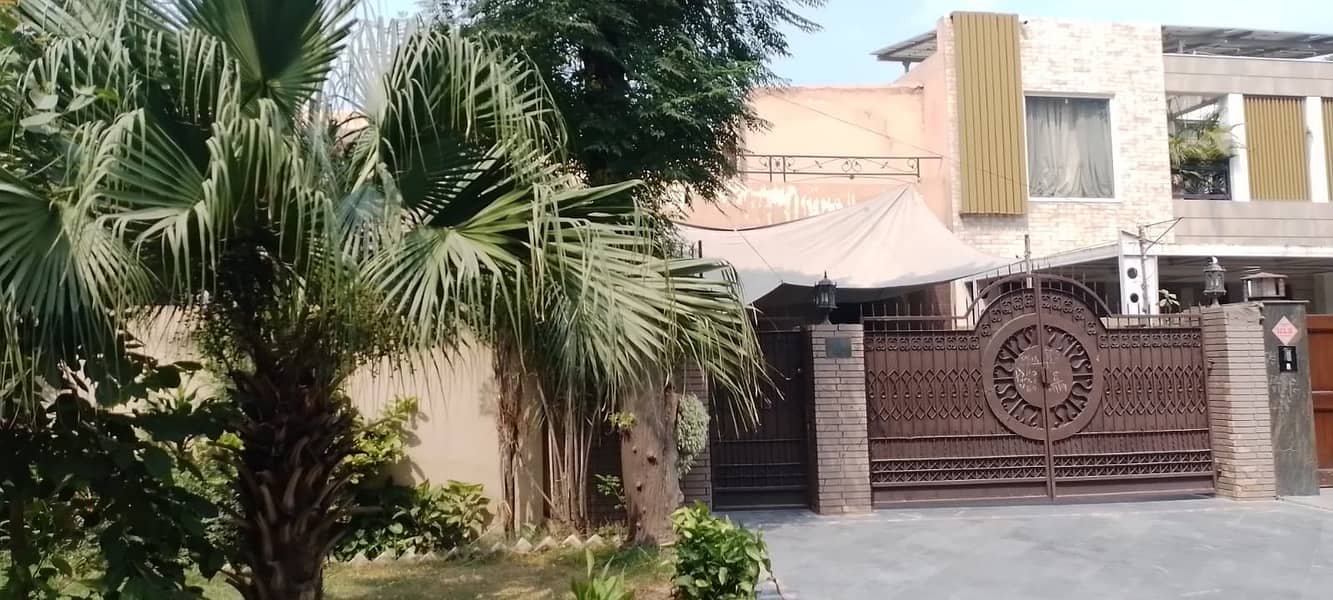 House For Sale In Main Cantt 0