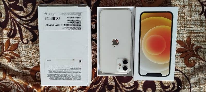 iPhone 12 white FU with Box 7