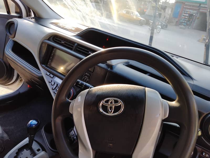 Toyota Aqua 2014 S 1.3 10