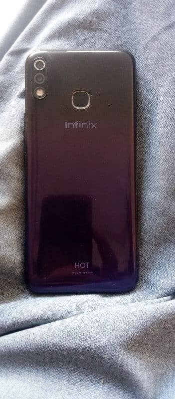 infinix hot 8    2GB 32gb 1