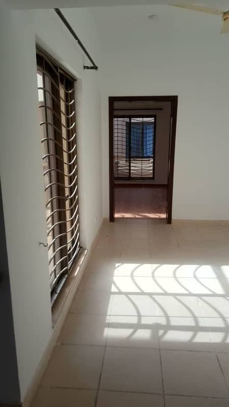 10 Marla Luxurious House for Rent in DHA Raya 3