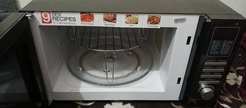 microwave oven 3