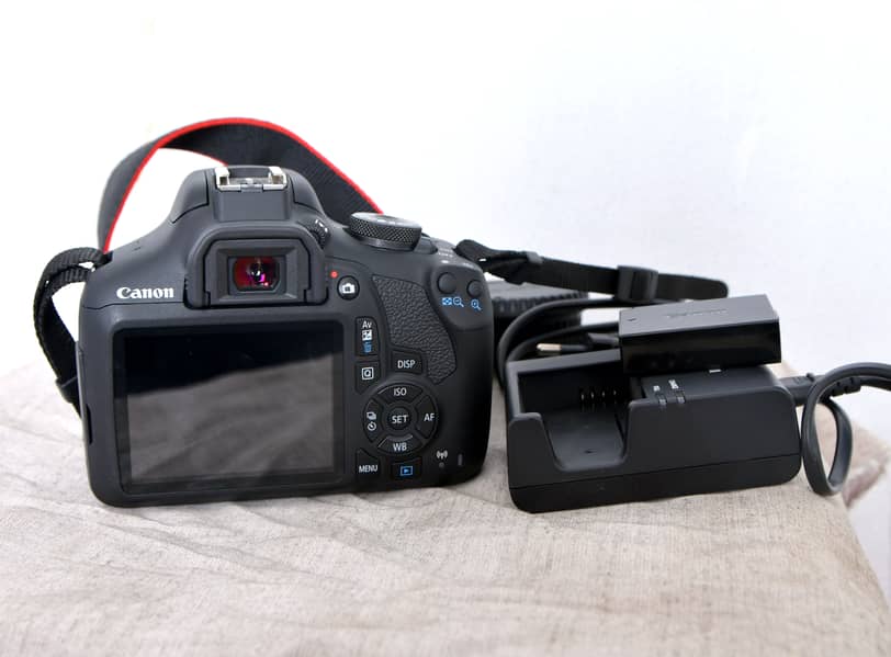 Canon Eos 2000D Dslr Camera 2