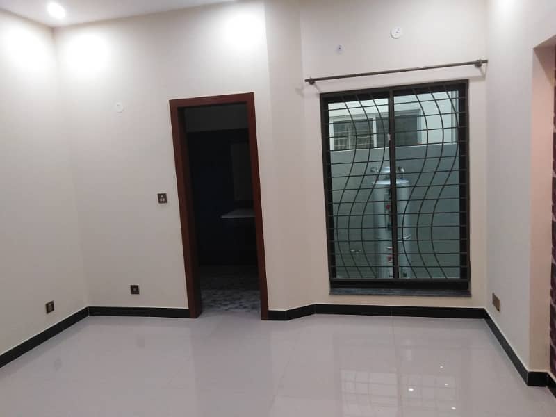 10 Marla Like New House For Rent In Janiper Block Sector C Bahria Town Lahore 8