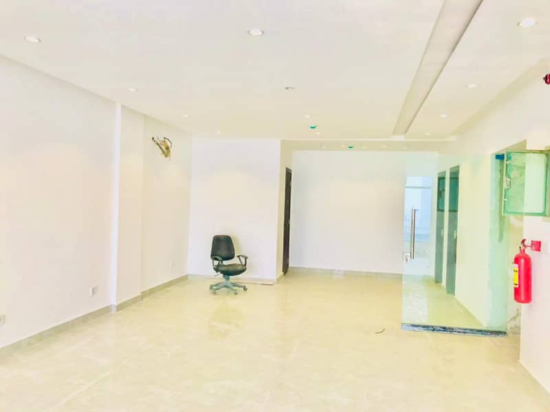 DHA Phase 6 Main Boulevard 4 Marla Luxury Office Space Available For Rent in Very Reasonable Price 9