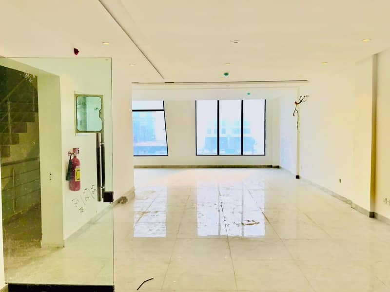 DHA Phase 6 Main Boulevard 4 Marla Luxury Office Space Available For Rent in Very Reasonable Price 11