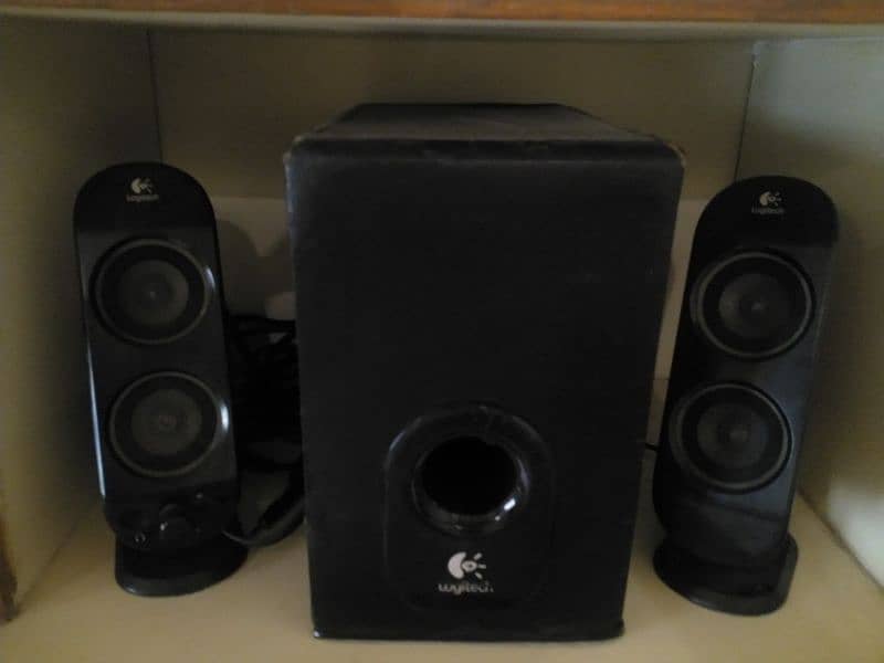 Logitech 2.1 Woofer Speakers 1