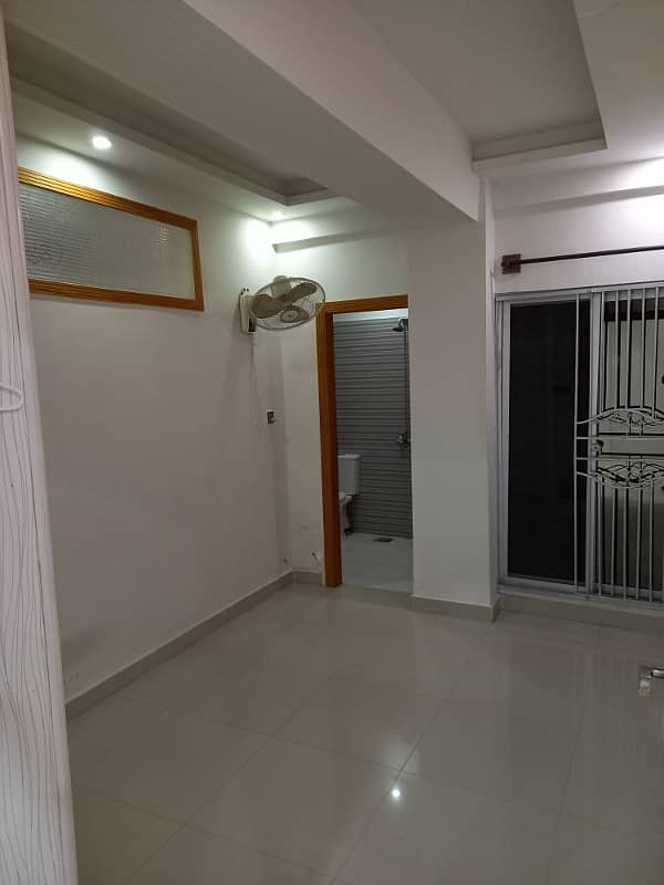 3 Bedroom Unfurnished Apartment Available For Rent in E/11/4 5