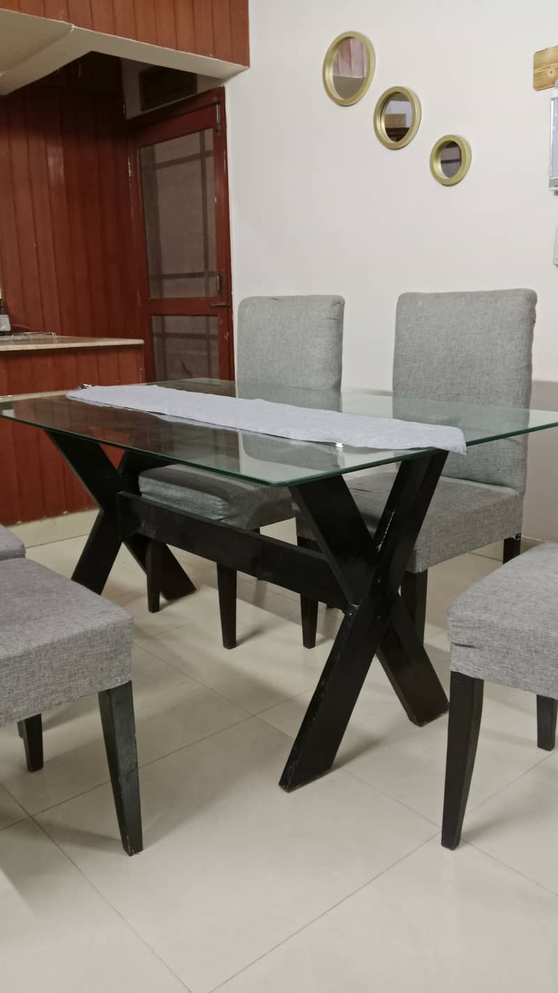 6 seater dining table 0