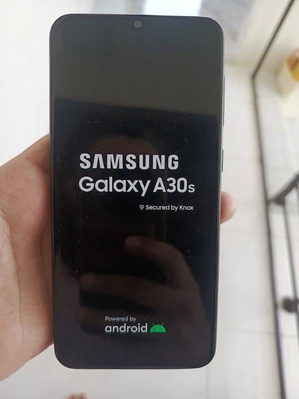 Samsung Galaxy A30s 0