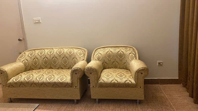 Sofa Set For Sale Urgent 1