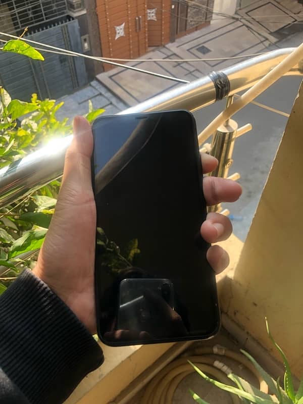 IPhone 11 Pro Max Urgent sale 2