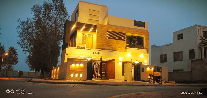 10 Marla Like New House For Rent In Janiper Block Sector C Bahria Town Lahore 1