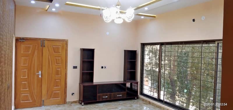 10 Marla Like New House For Rent In Janiper Block Sector C Bahria Town Lahore 24