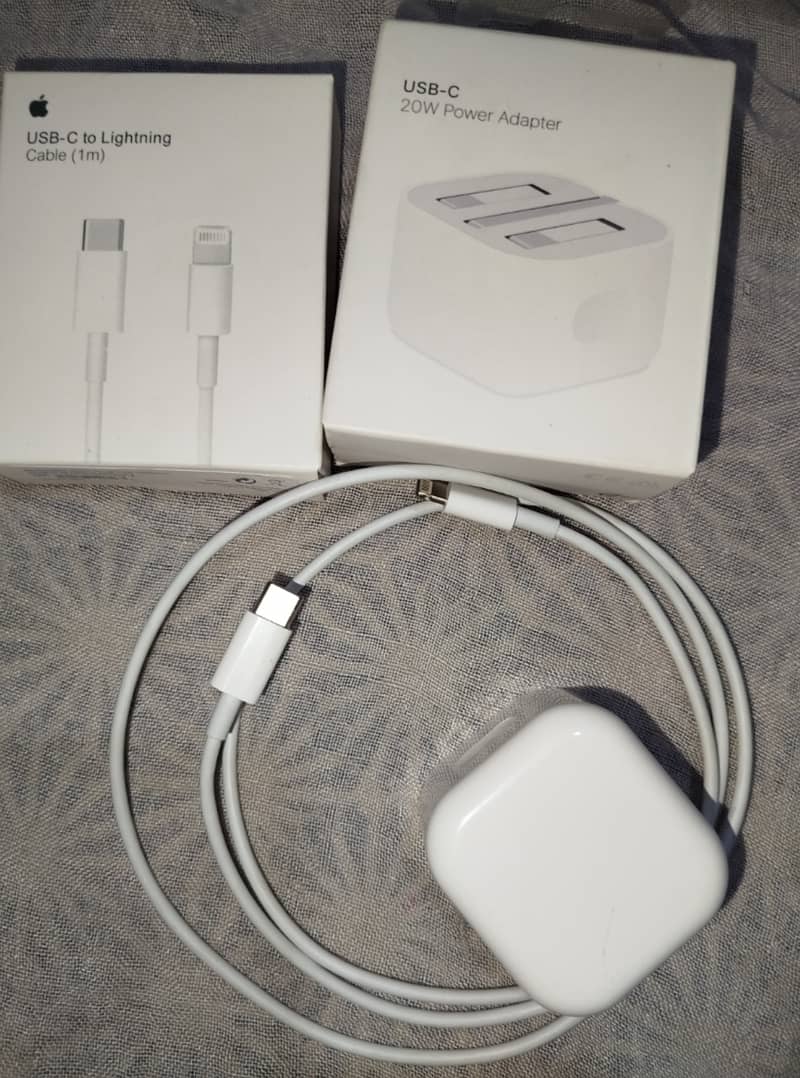 Iphone Original 20Watt Charger + Cable 1