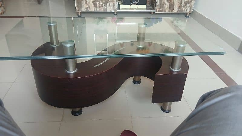 centre table in good condition 3