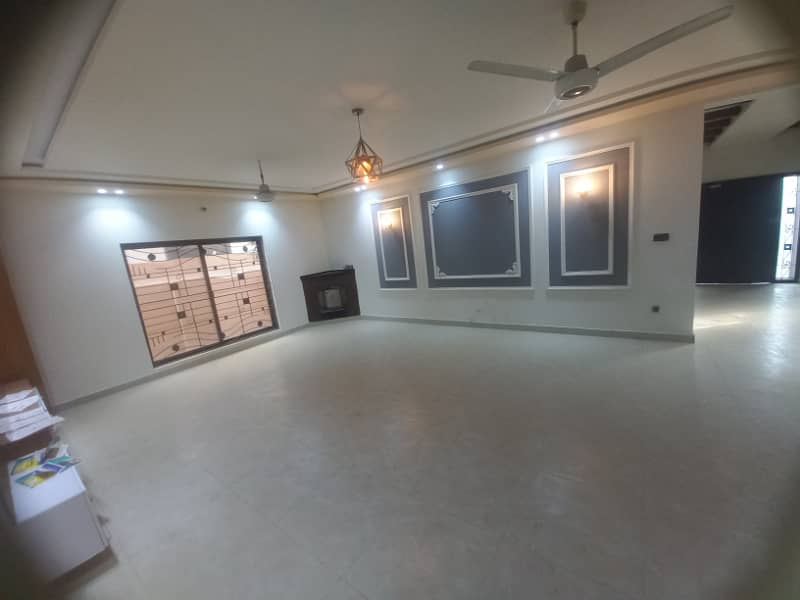 1 kanal house for rent available in Valencia Housing Society Lahore 18