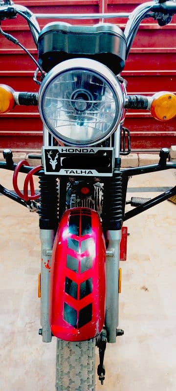 Honda 100 Old is Gold 16