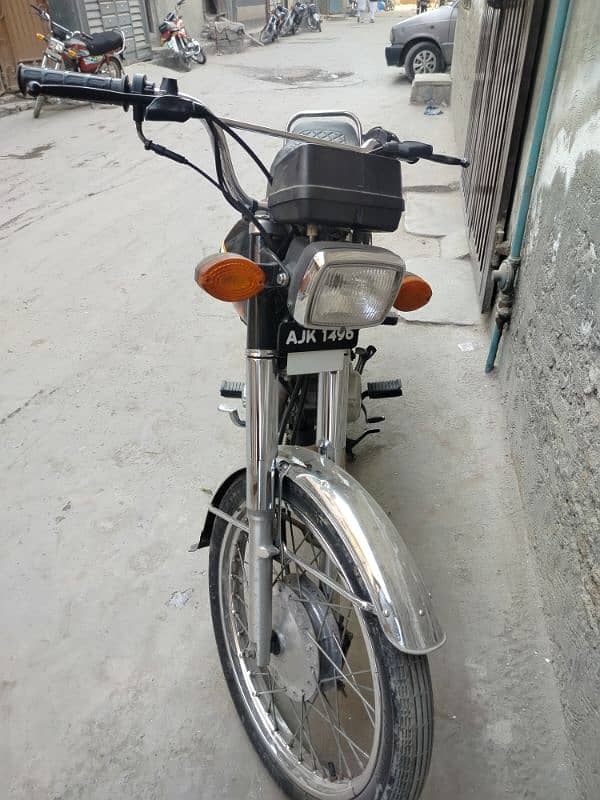 Honda 125 urgent selal 1