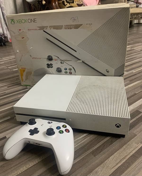 xbox one s 2016 500gb with one controller 0