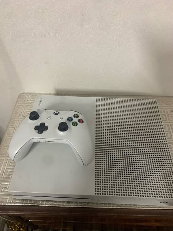 xbox one s 2016 500gb with one controller 2