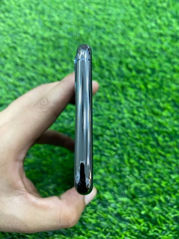 iphone 11 Pro Max 64 gb non pta factory unlock waterpack 4