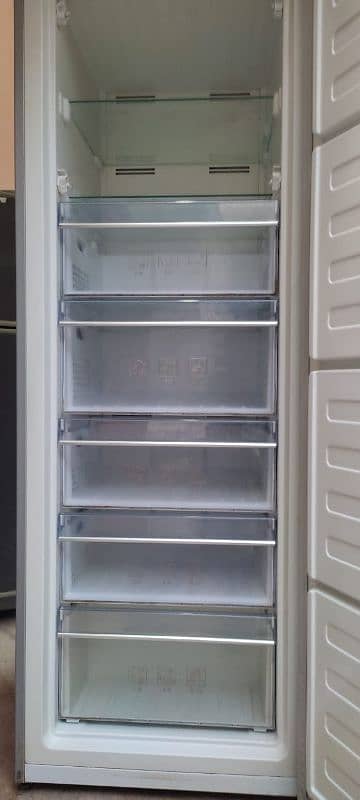 vertical freezer 0