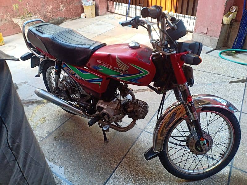 Honda CD70 0