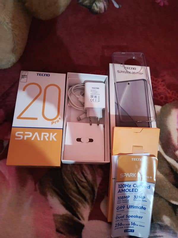 Tecno comon 20 pro Plus 8+8,256 pic me dakho friend carck hai tora sa 11