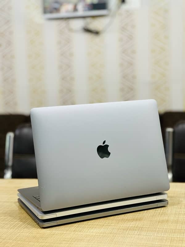 Apple MacBook Air 2018 16-128 0