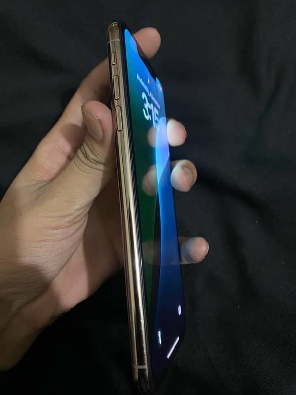 i phone xs max 4