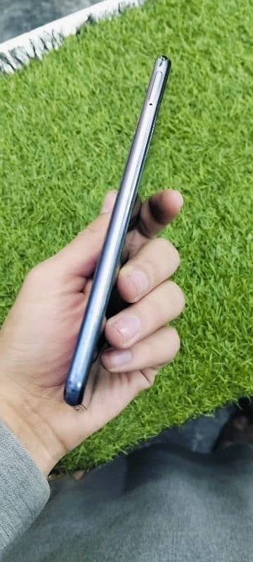 vivo mobile phone with box 10 by 10 condition 0