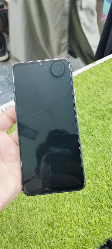 vivo mobile phone with box 10 by 10 condition 7