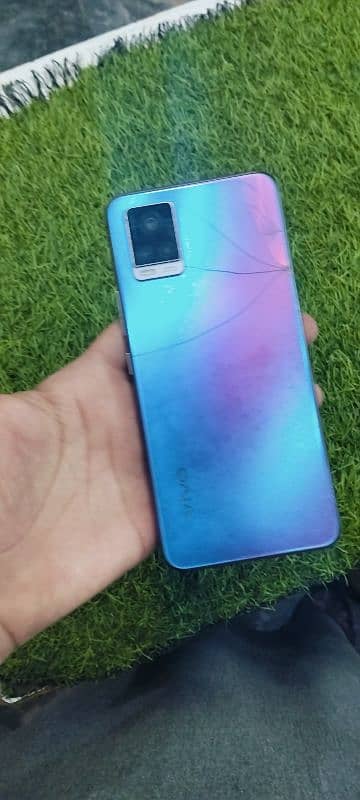 vivo mobile phone with box 10 by 10 condition 8