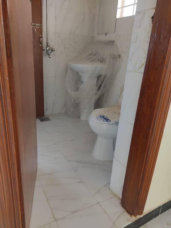 House for rent in g-10 Islamabad 14