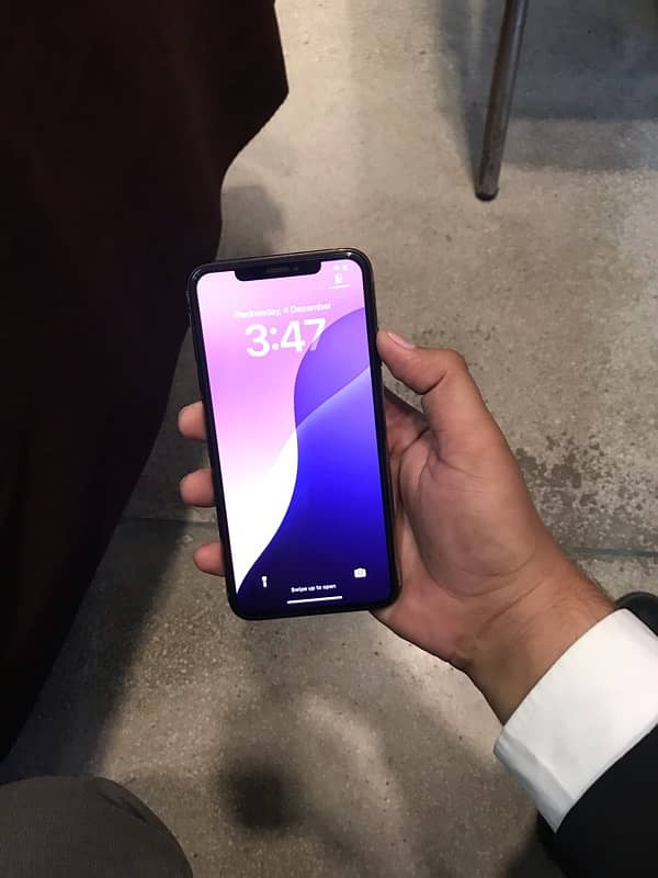 iPhone XS Max 4