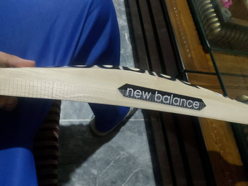 new balance hard ball batt bilkul new ha 1 match b nahi use ha 1