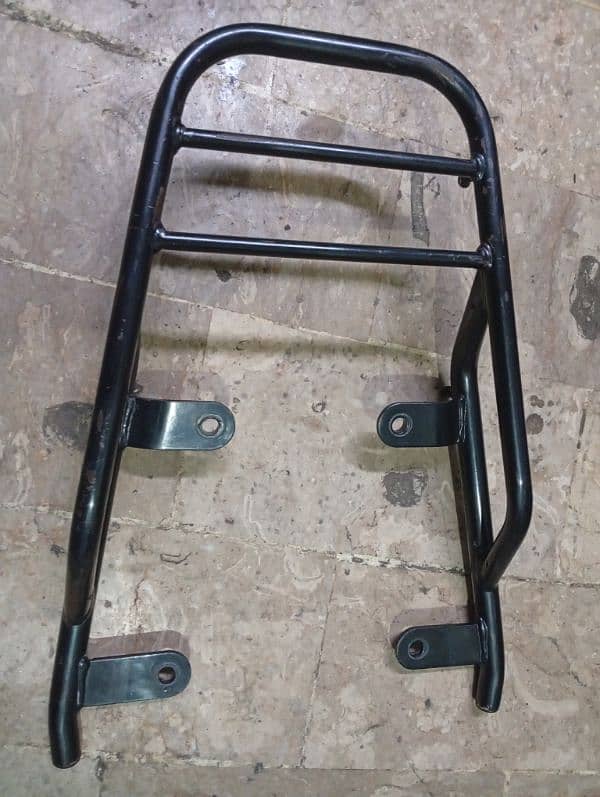 GD 110 ORIGINAL CARRIER TAIL STAND 0