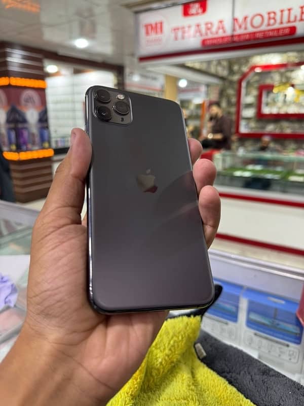 iPhone 11 Pro Max 1