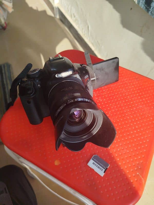 DSLR flip camera D600 (kiss) with lens 0