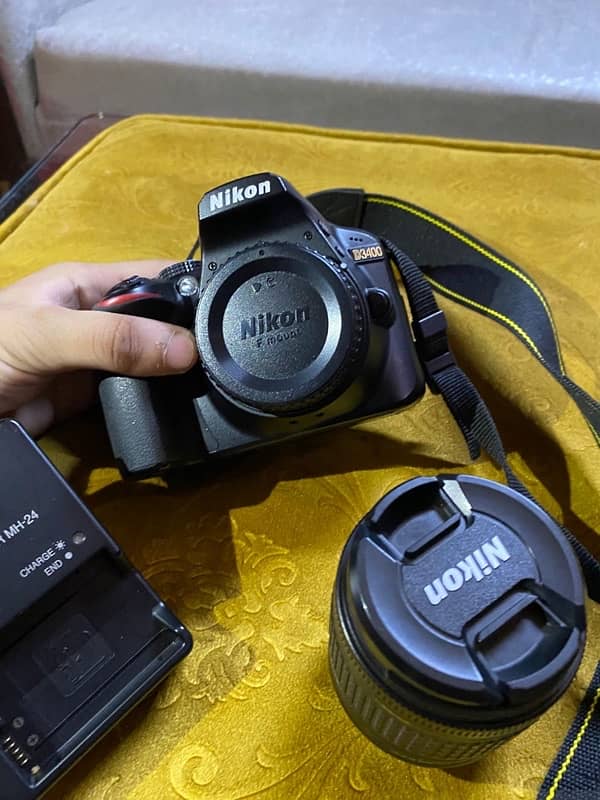 "Nikon D3400 Compact DSLR with 24.2MP Sensor and Stunning Image 3