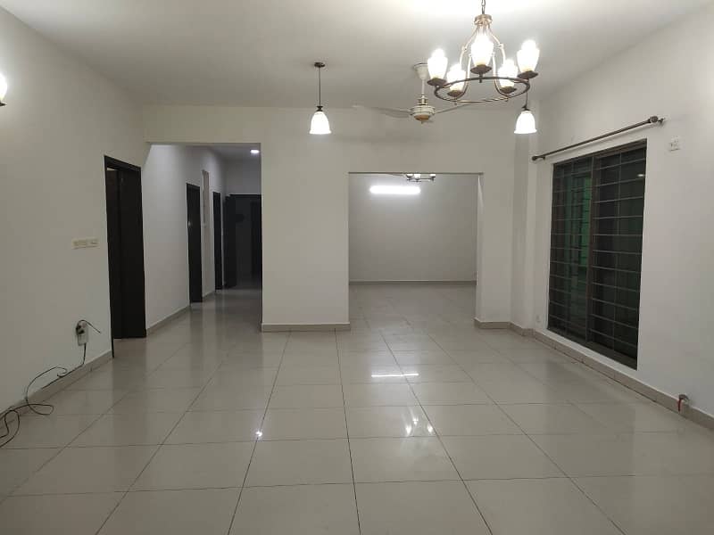 Open View 12 Marla 4 Bed Apartment On 3rd Floor Is Available For Rent In Askari-11 4