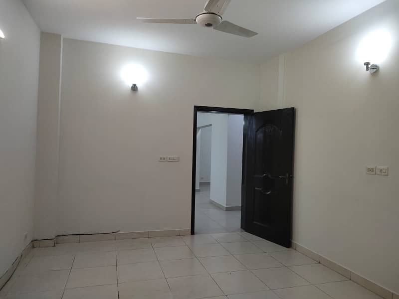 Open View 12 Marla 4 Bed Apartment On 3rd Floor Is Available For Rent In Askari-11 9