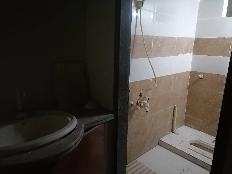 60 Square Yards Flat For Sale In Korangi 13