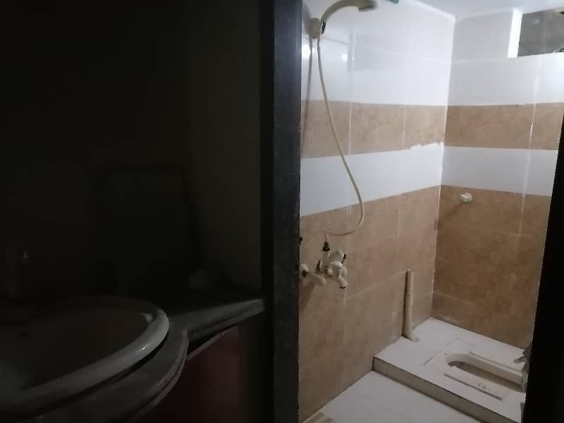 60 Square Yards Flat For Sale In Korangi 15