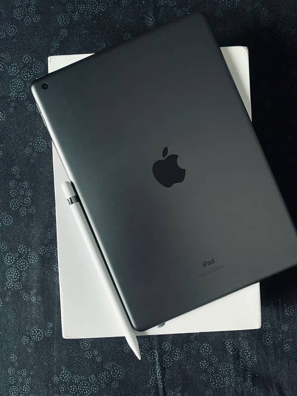 Apple iPad 9th Gen 256GB + Stylus 0