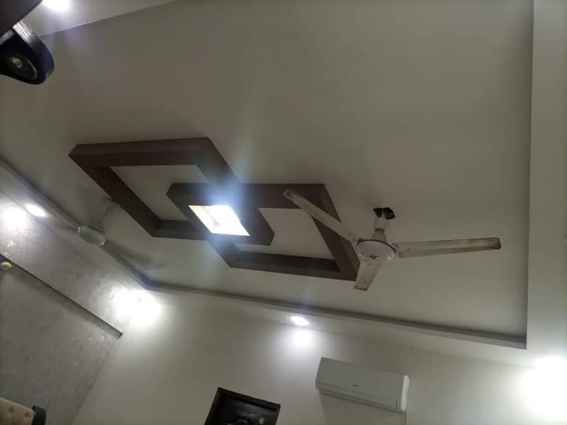 First Floor Portion Tow Side Corner 200 Feet Main Road Facing Sub Lease 24 Hours Sweet Water And Electricity Separate Meters All 24 Hour Security Guard Prime Location Different Portions Available In North Karachi Sublease/North Karachi Sector 11A 9