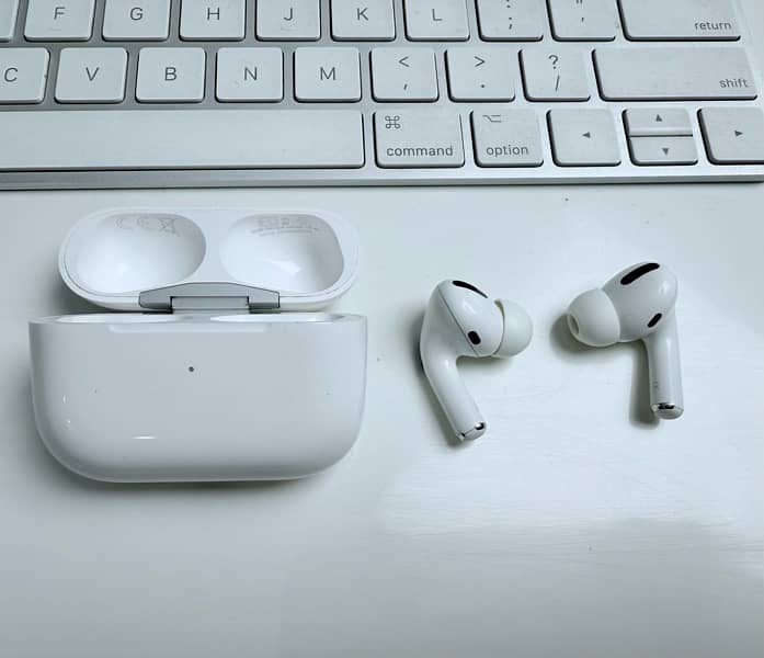 Airpods pro 1st Generation like new for sale 10