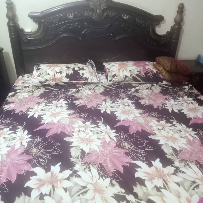 Taliwood bed set 0