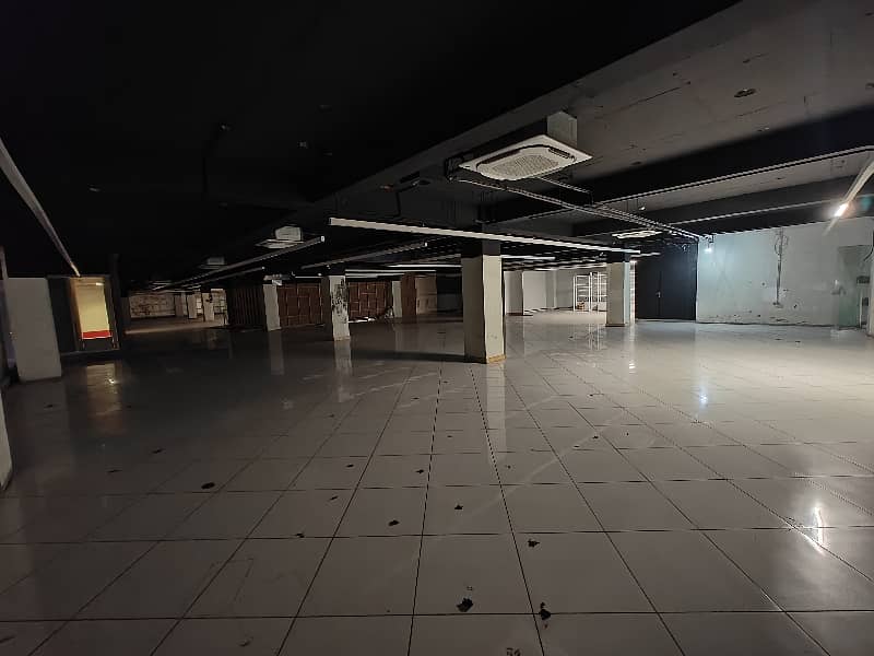 6000SQFT 1ST FLOOR STRAIGHT HALL FOR RENT 3